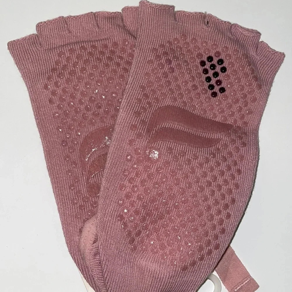 New Pilates Socks Lace Up Pink New in Package